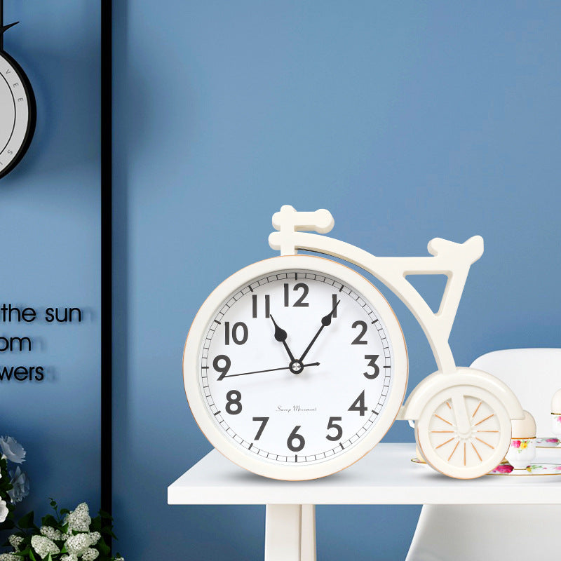 Decorative living room clock  modern desk clock design