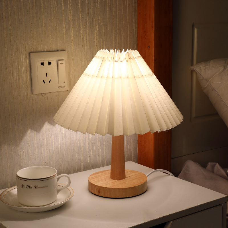 USB pleated vintage lamp

Dimmable Korean LED table light